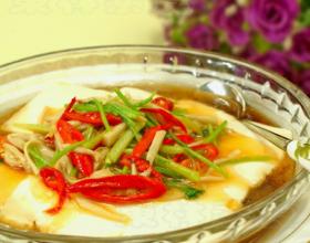 菇丝红椒蒸水豆腐