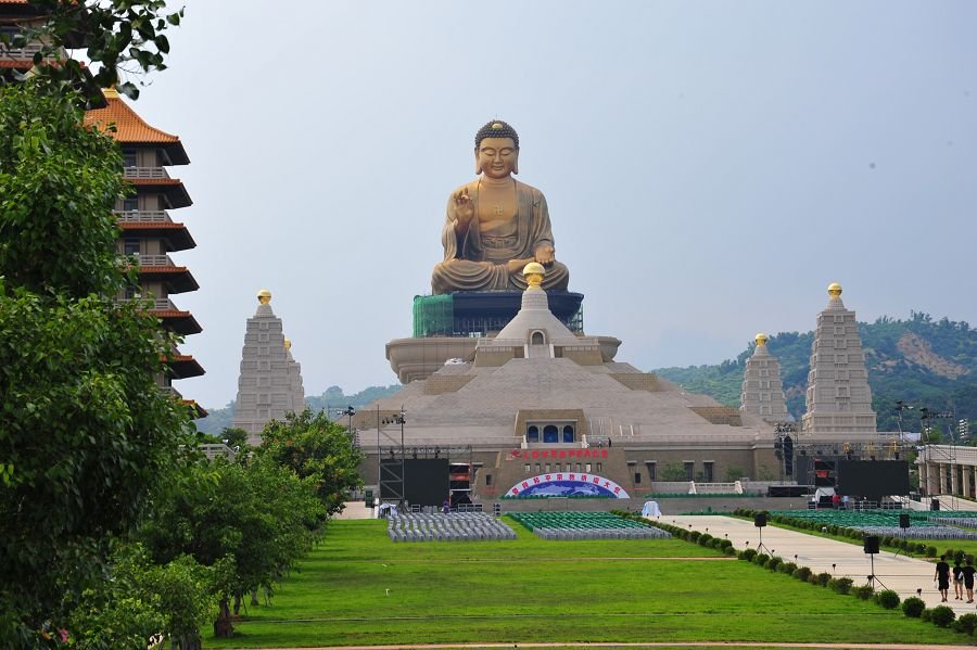 佛陀是三界导师,四生慈父